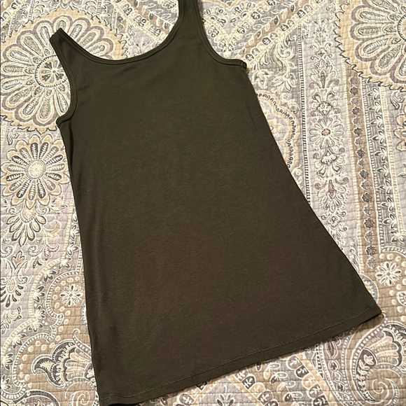 Green - layering tank top - small - a new day - Picture 4 of 4